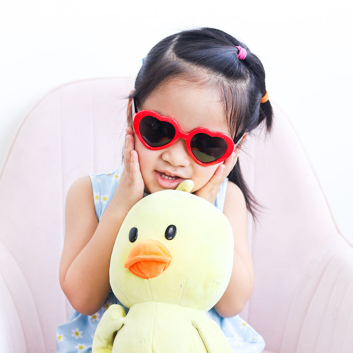 Children Red Heart Shaped Party Sunglasses, Outdoor Sun Protection Portable Kids Eyewear